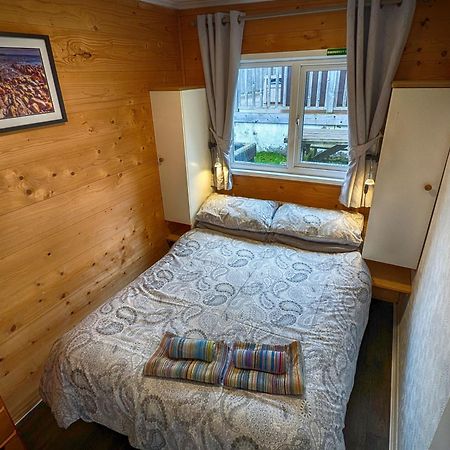 Caswell Beach Chalet 70 Located In Gower Peninsula Суонси Экстерьер фото