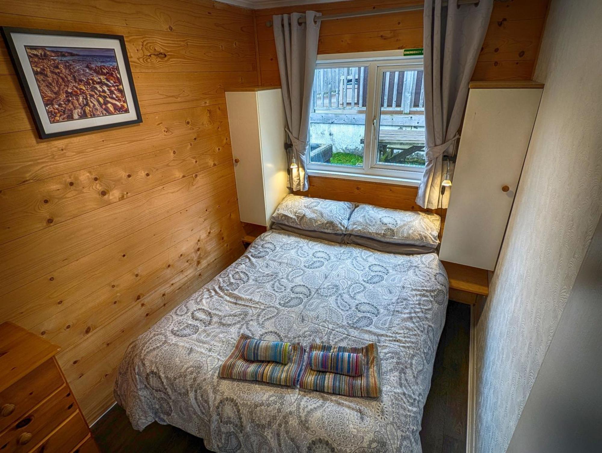 Caswell Beach Chalet 70 Located In Gower Peninsula Суонси Экстерьер фото